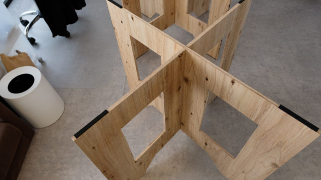 団地DIY Vol.32 テーブルにもなる折り畳み式の作業台（ペケ台）をDIY｜PLUS9LOG