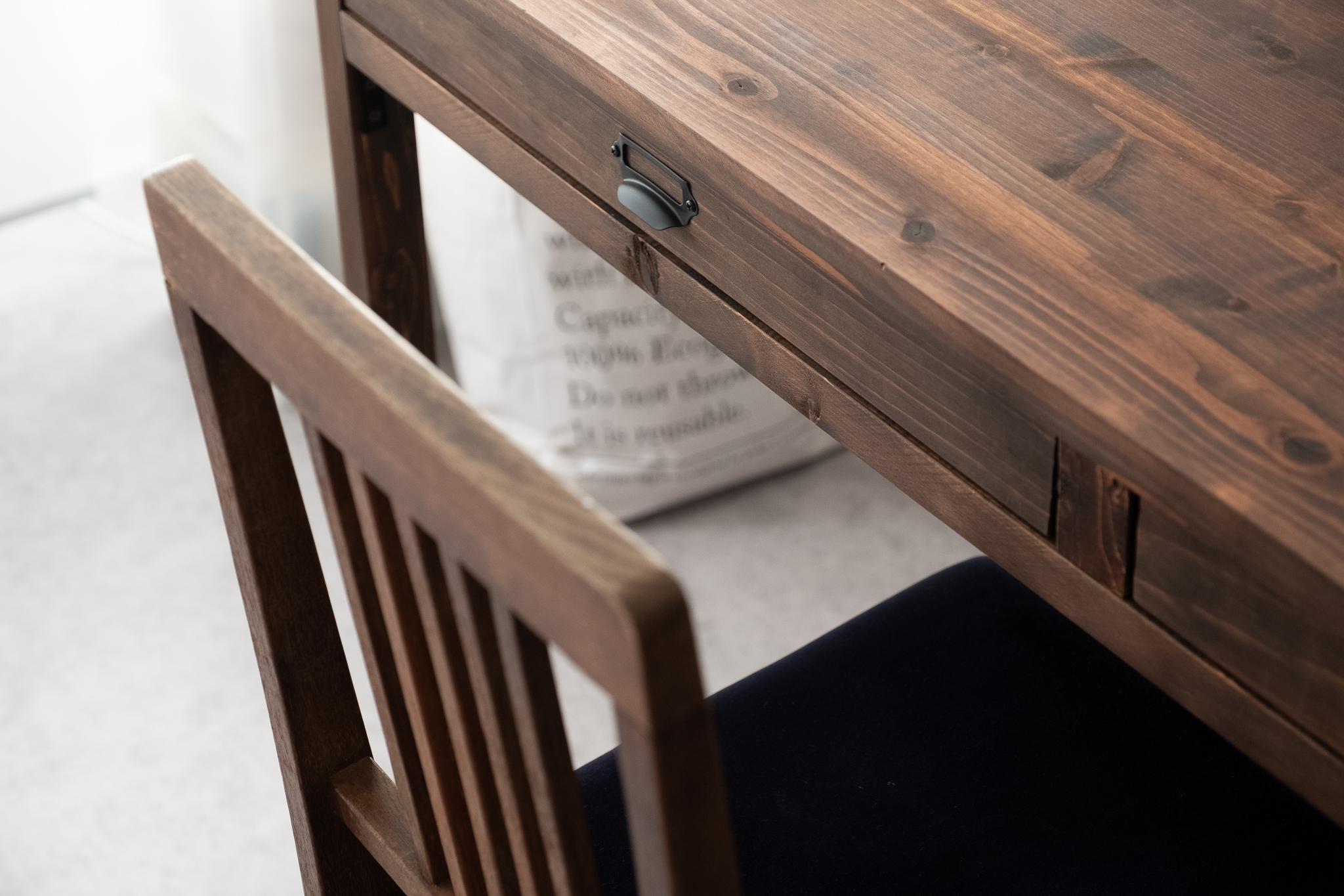 団地DIY Vol.33 引き出し付きアンティークデスクをDIY｜PLUS9LOG